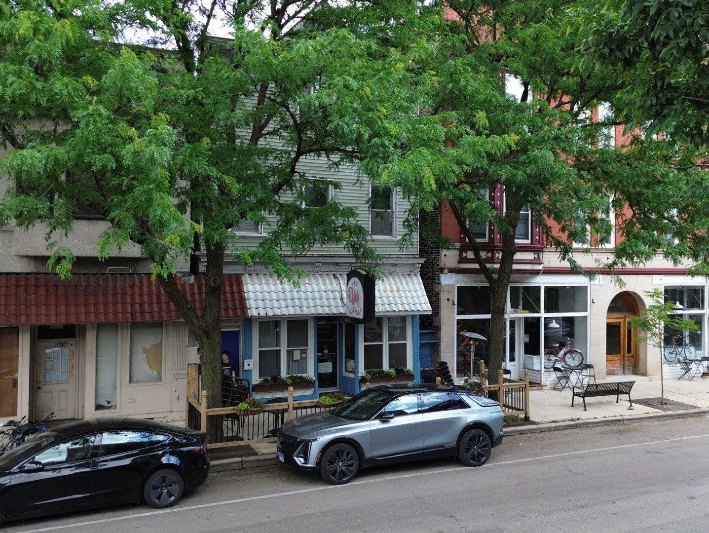 Property Image for 2965 N Lincoln Avenue