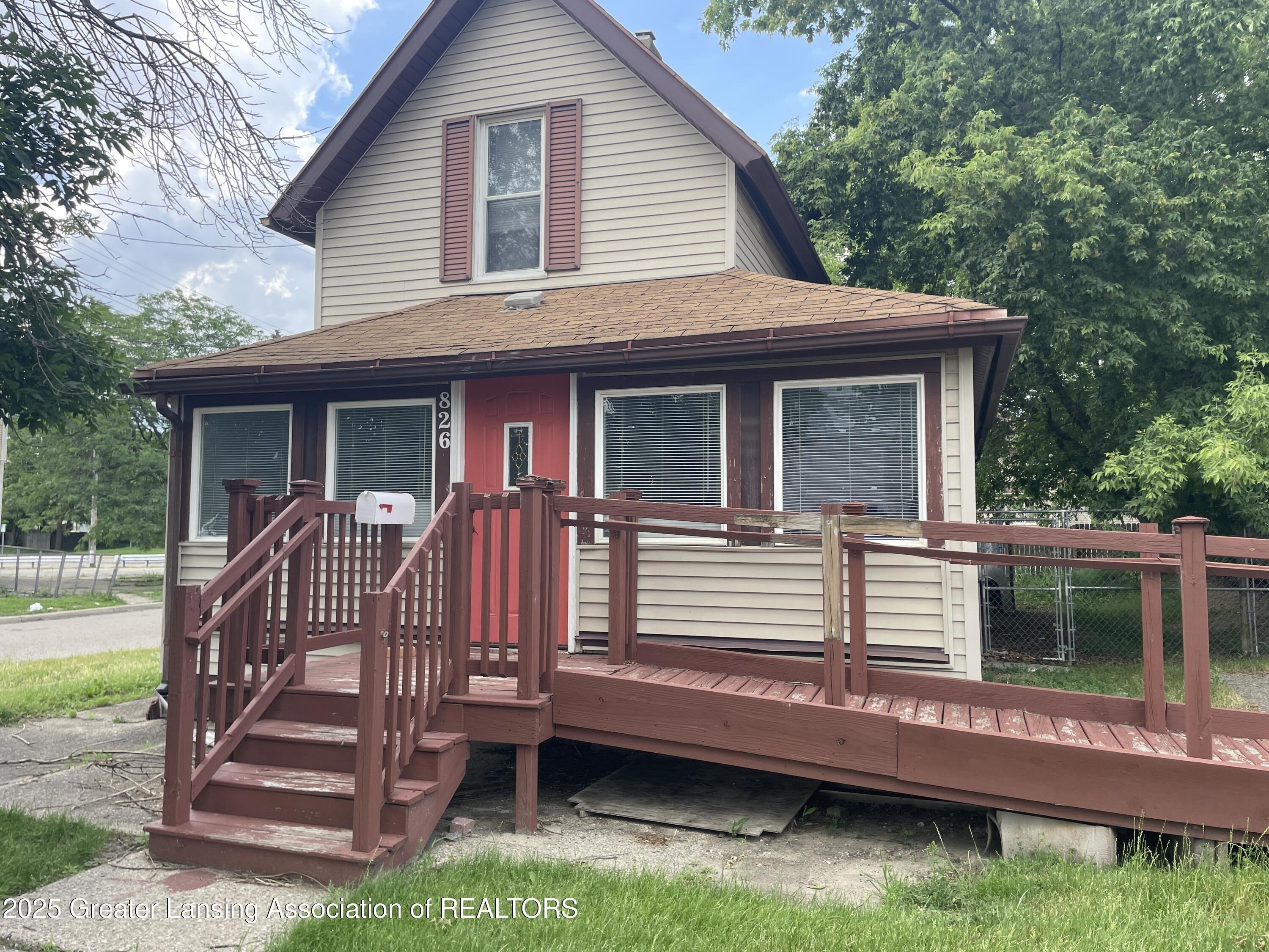 Property Image for 826 W Saginaw Street