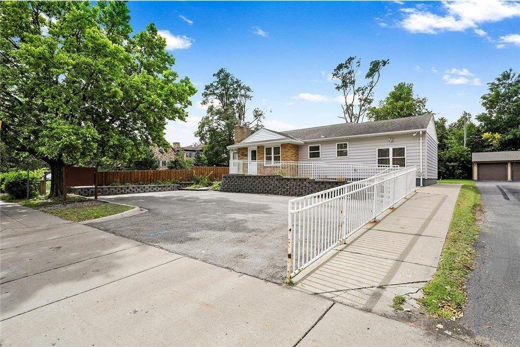 Property Image for 3821 W Broadway Avenue