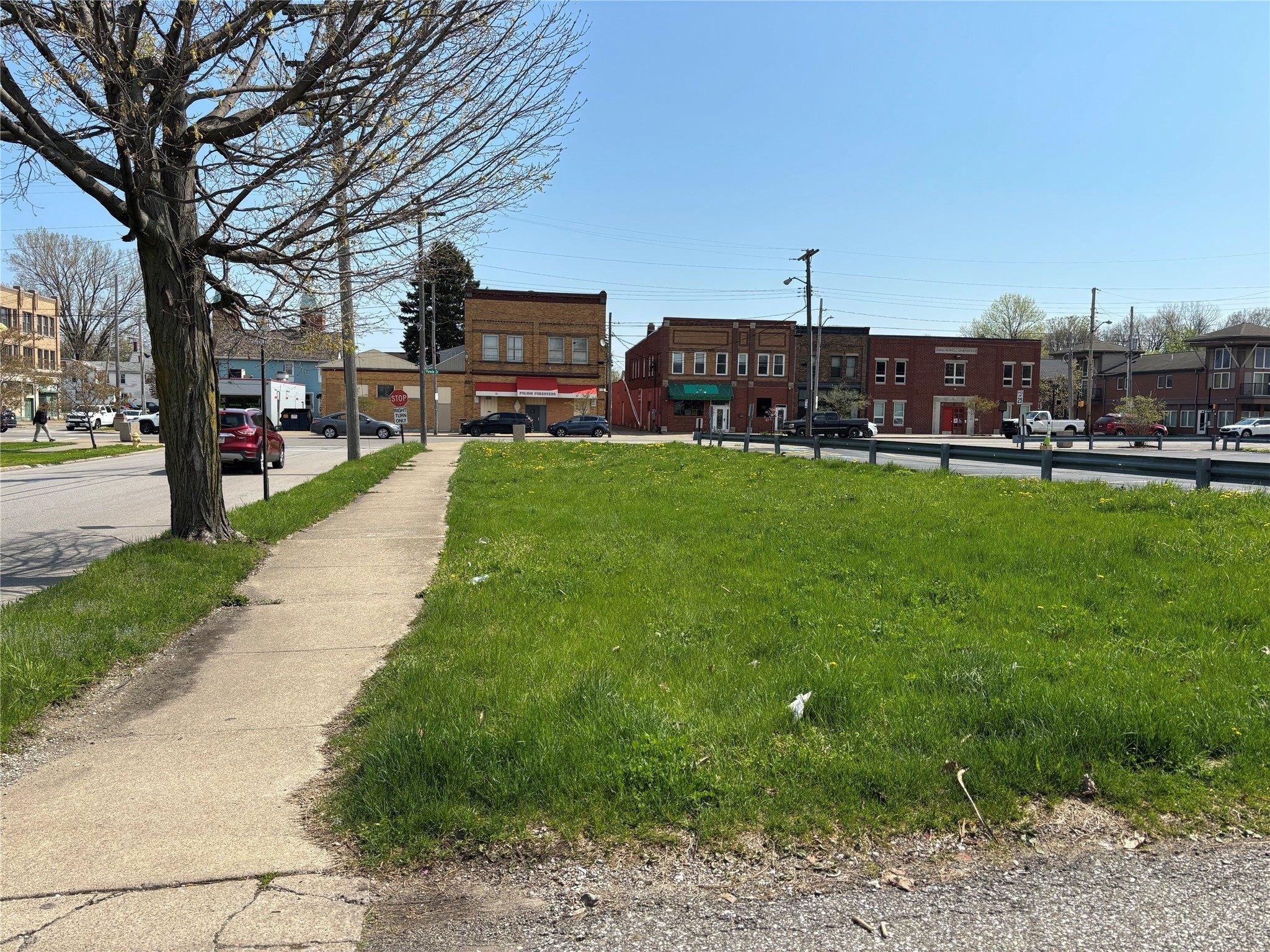 Property Image for 1302 PARADE Street