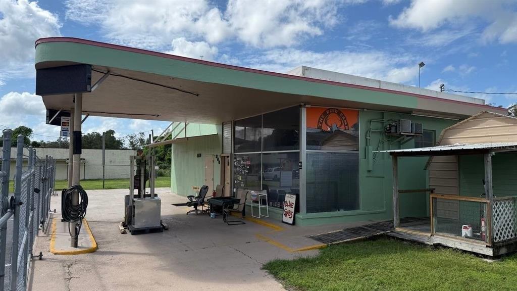 Property Image for 306 S Main St, Chiefland, FL 32626