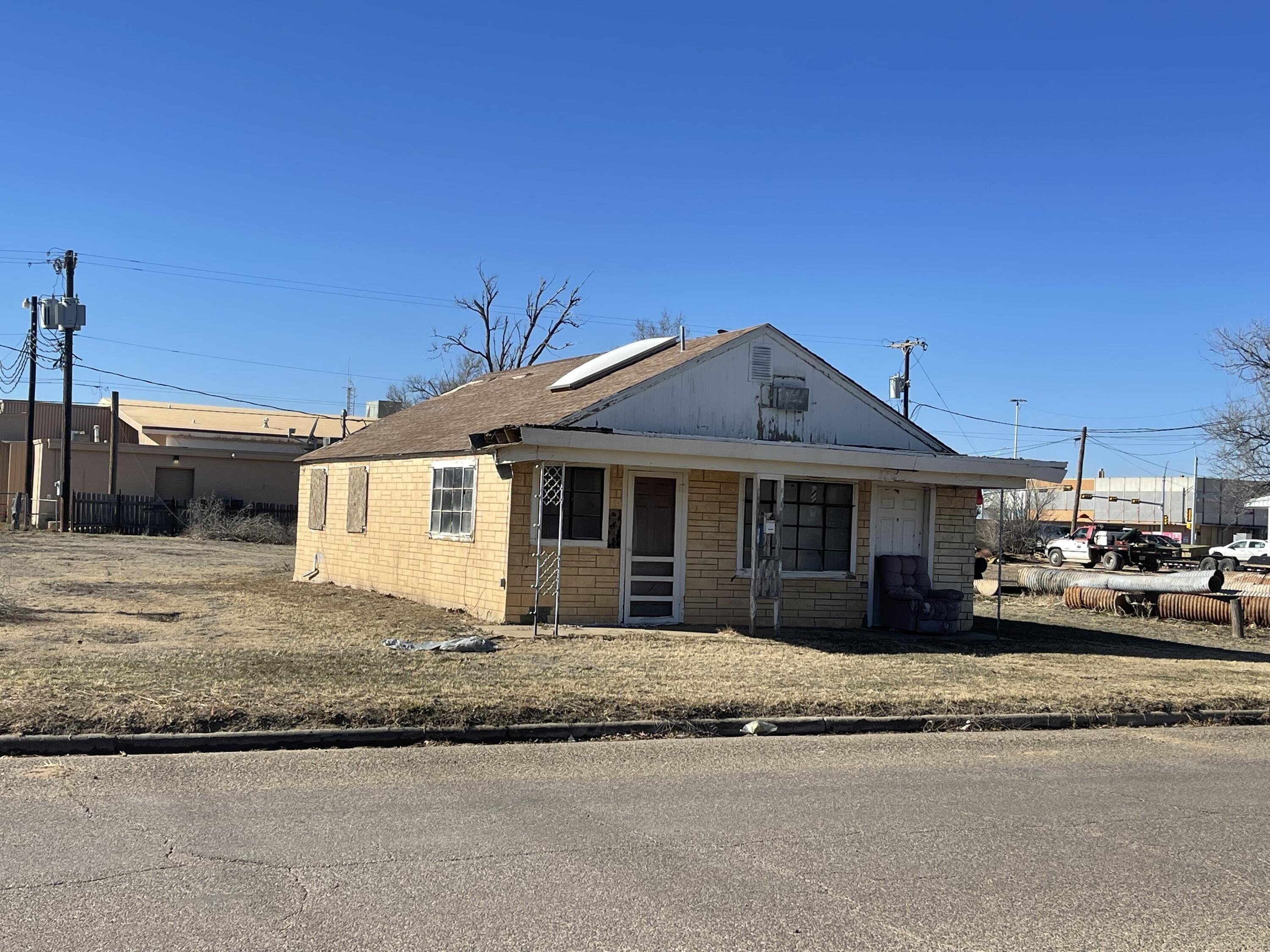 Property Image for 222 N Austin Ave