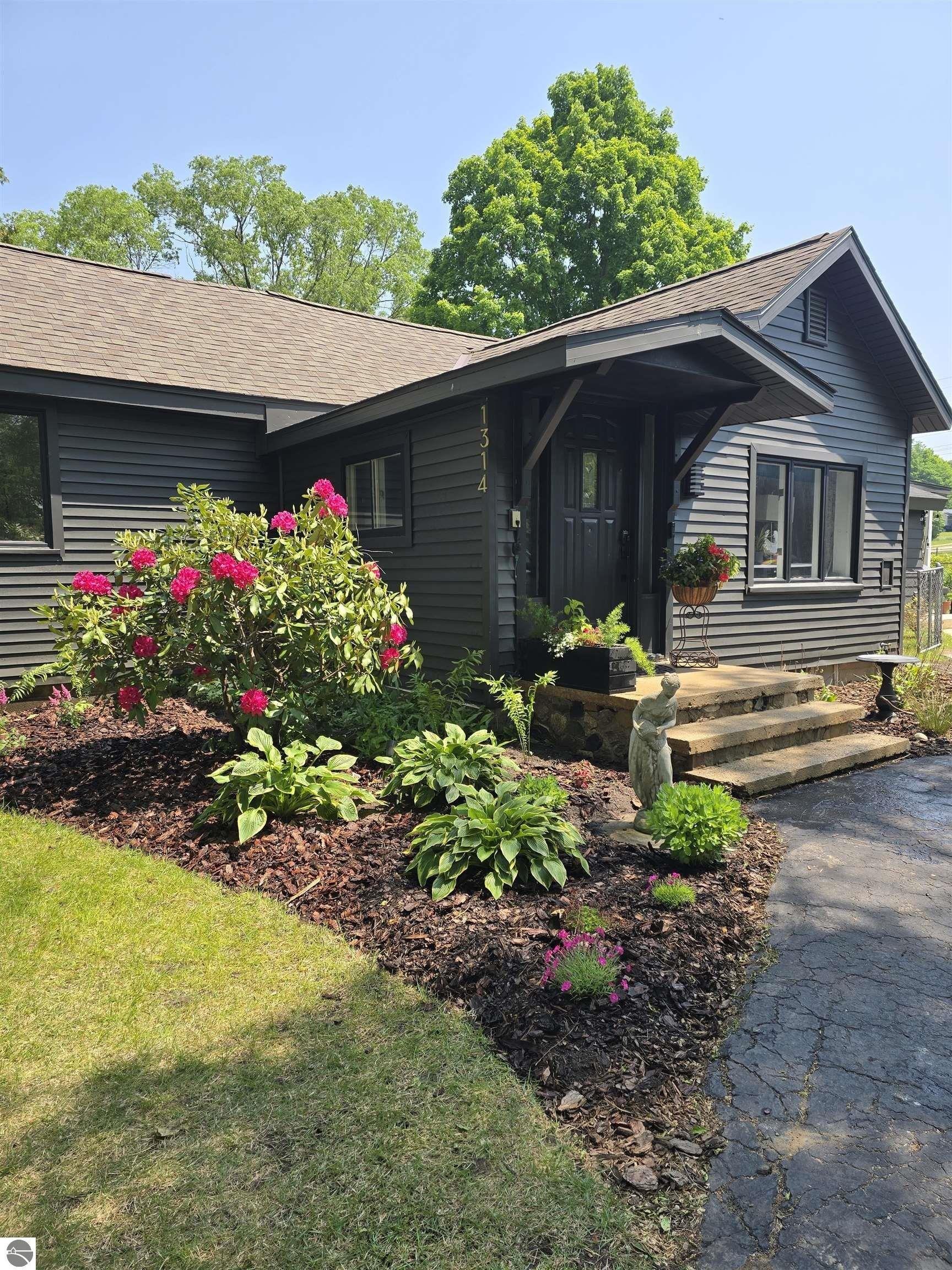 Property Image for 1314/1316 M-75