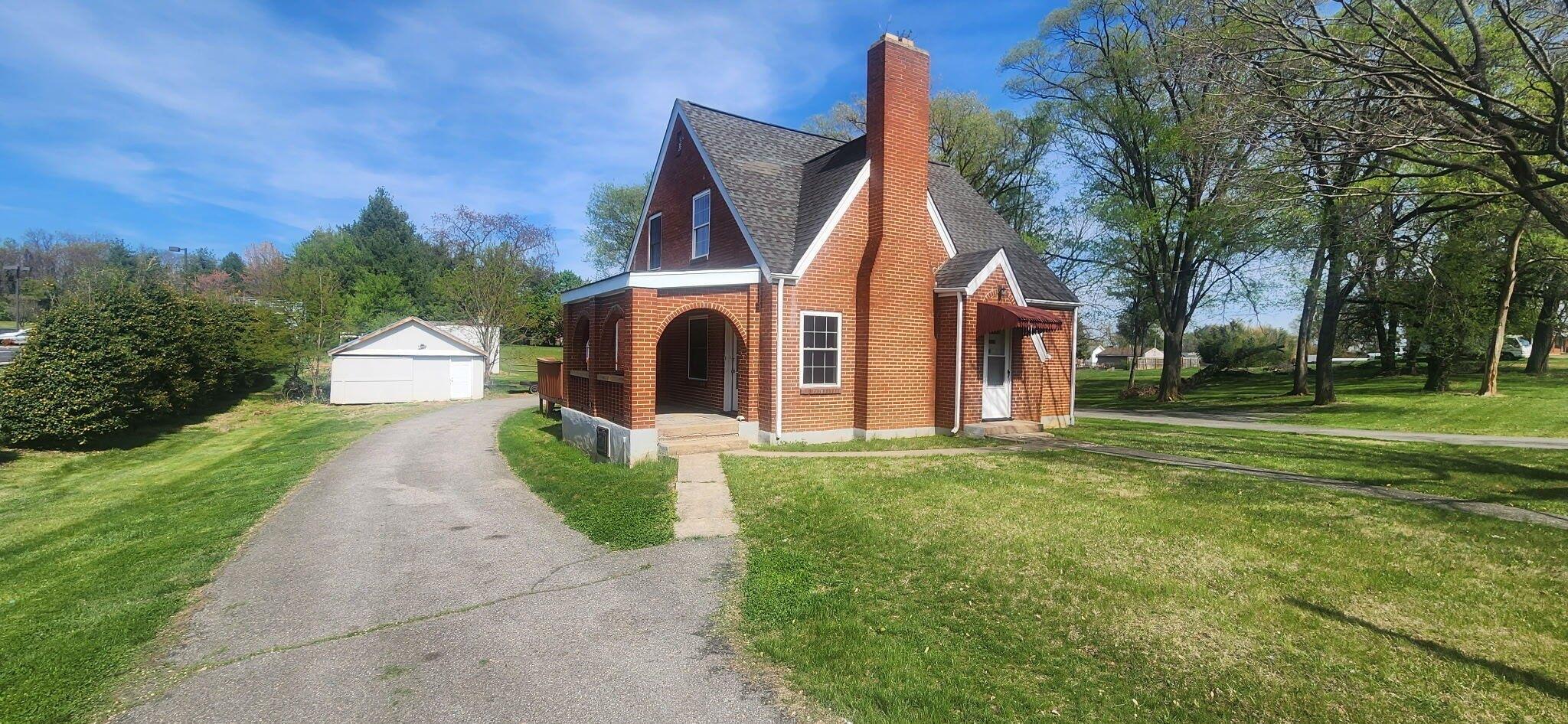 Property Image for 5335 Airport Rd NW