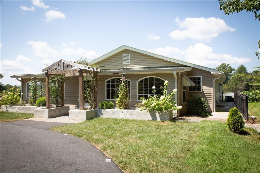 Property Image for 4031 Gainesville Highway