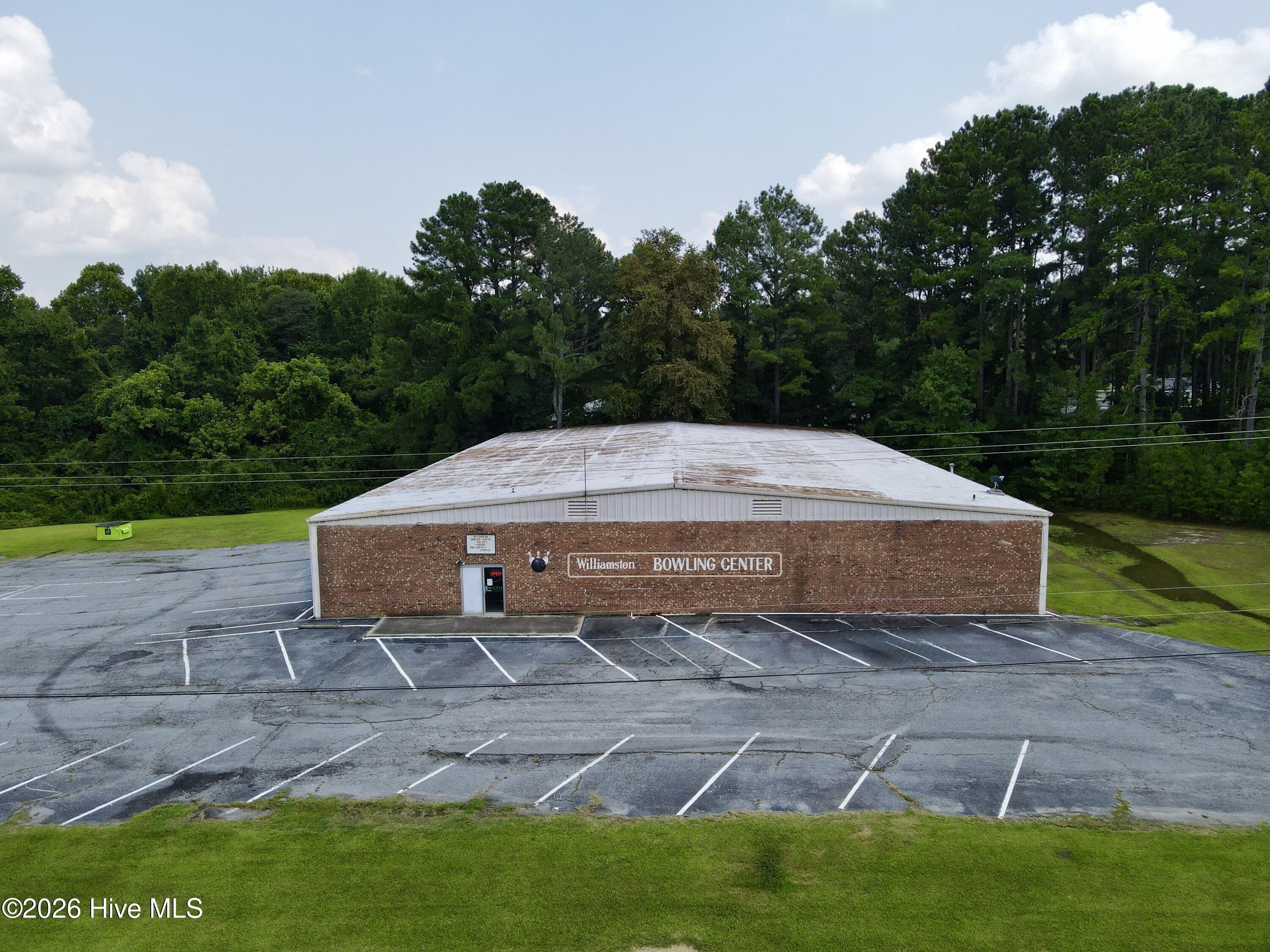Property Image for 915 E Boulevard