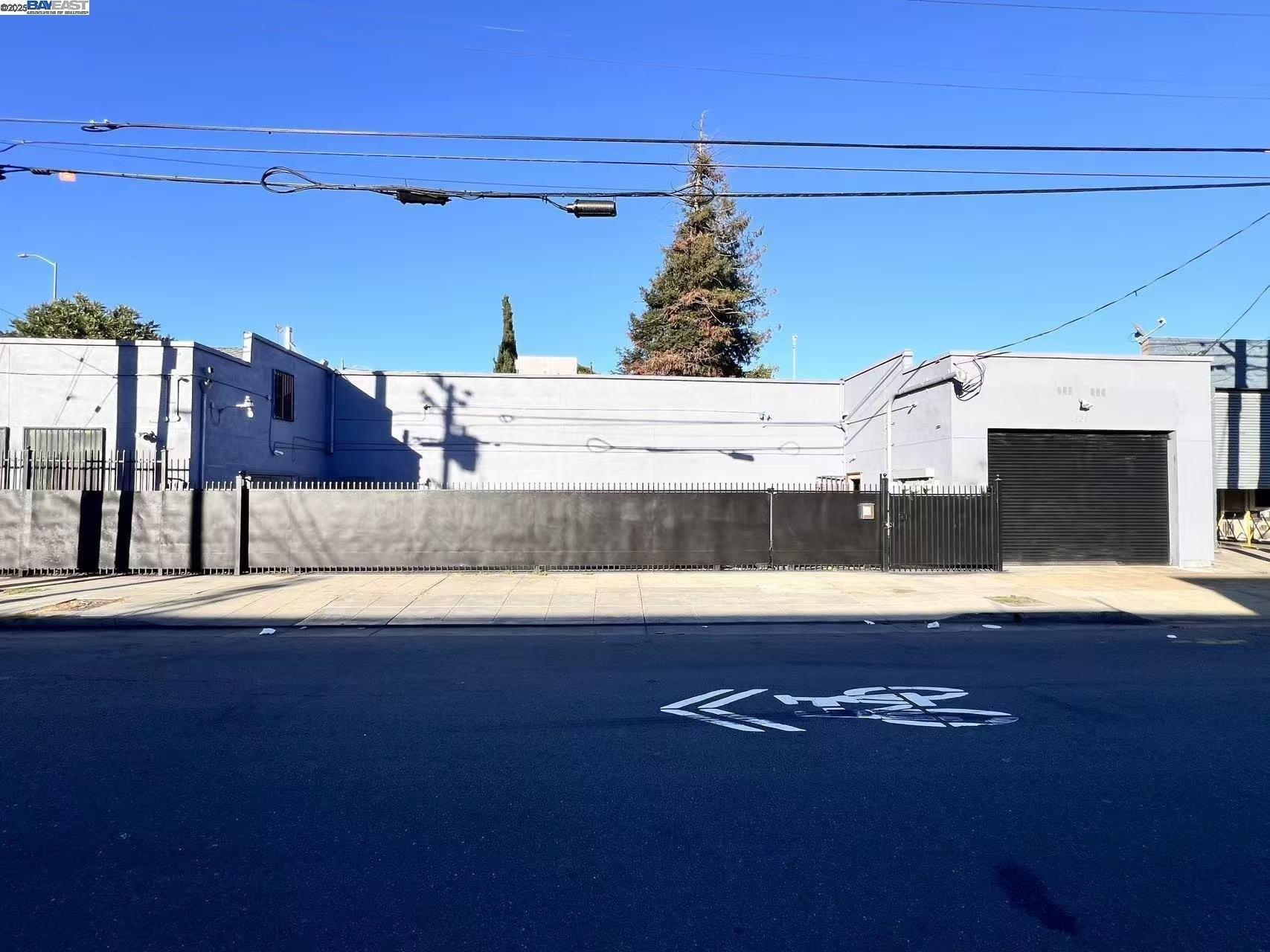 Property Image for 2852 E 7Th St