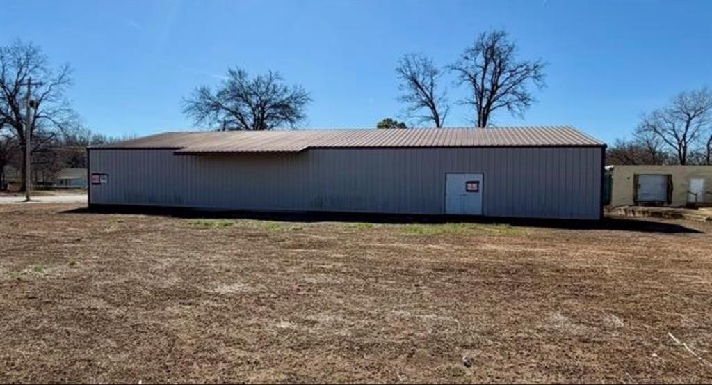 Property Image for 833 E Main Street