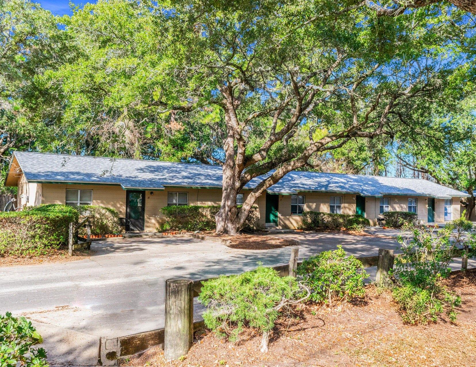 Property Image for 210 NW Dates Avenue