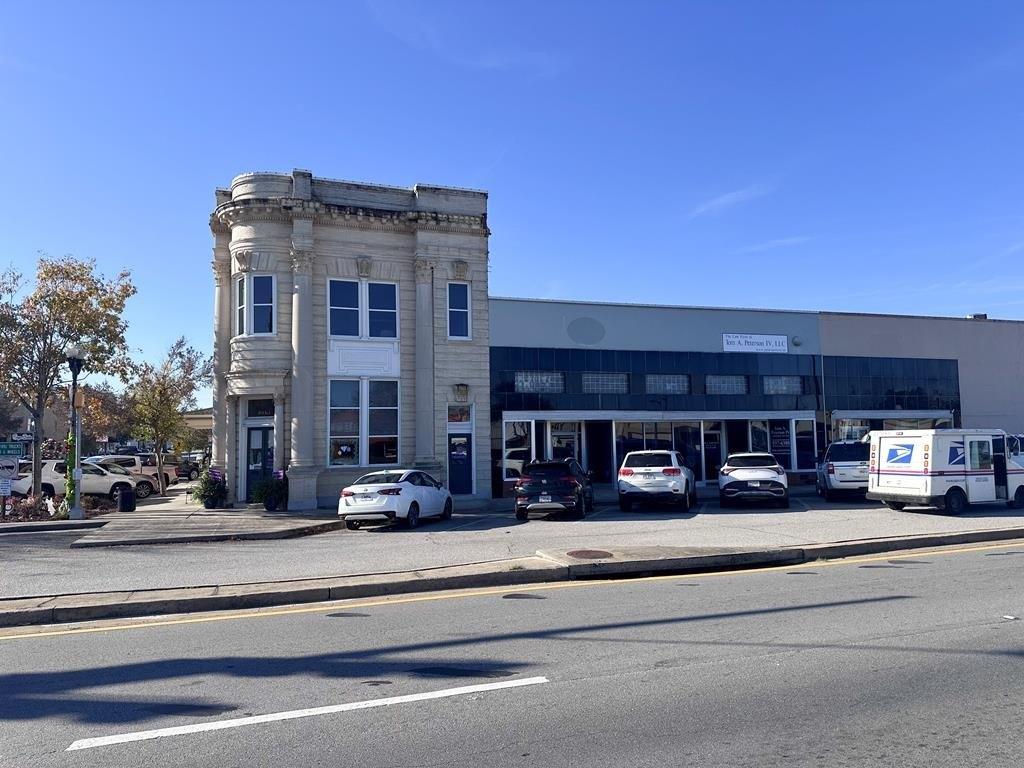 Property Image for 100/104 SW Main St