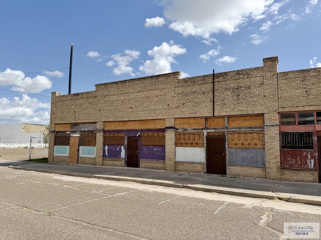 Property Image for 151 S Travis St.