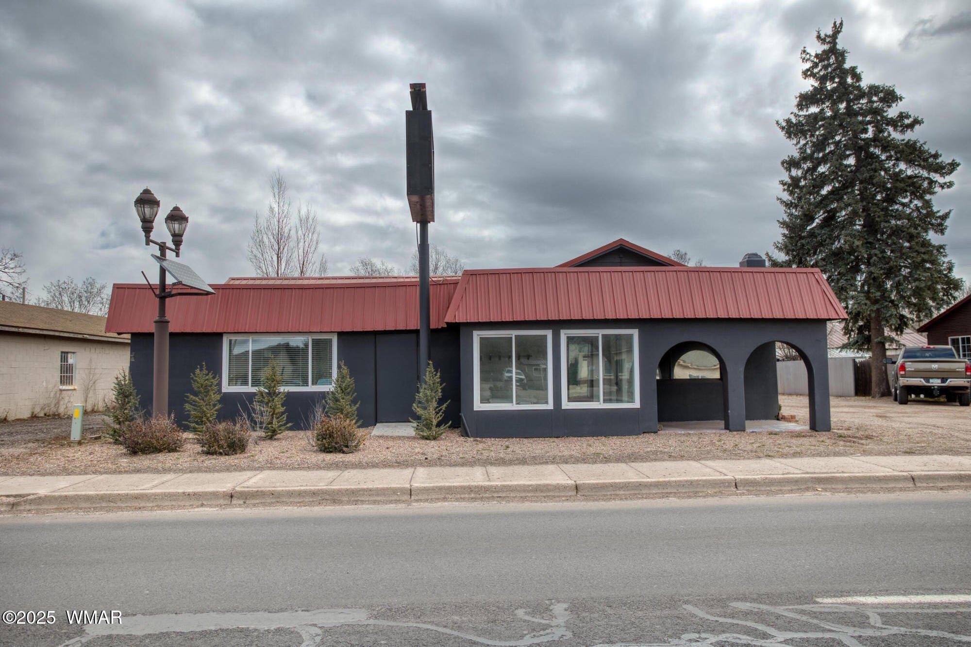 Property Image for 1676 W White Mountain Boulevard