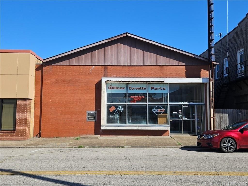 Property Image for 123 E Maple Street