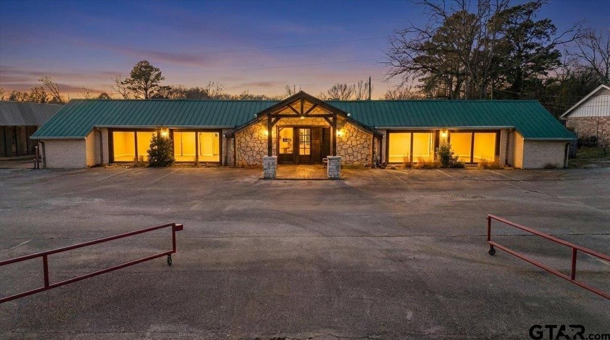 Property Image for 1624 N Northwest Loop 323