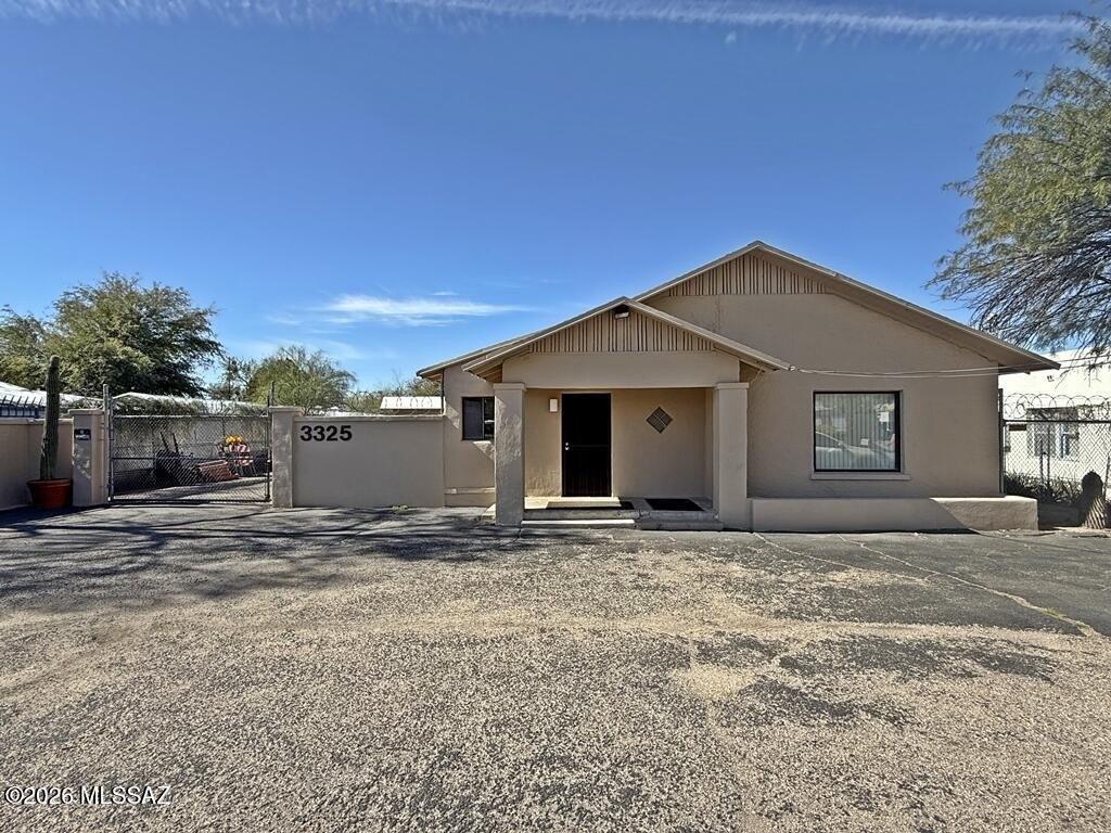 Property Image for 3325 N Dodge Boulevard