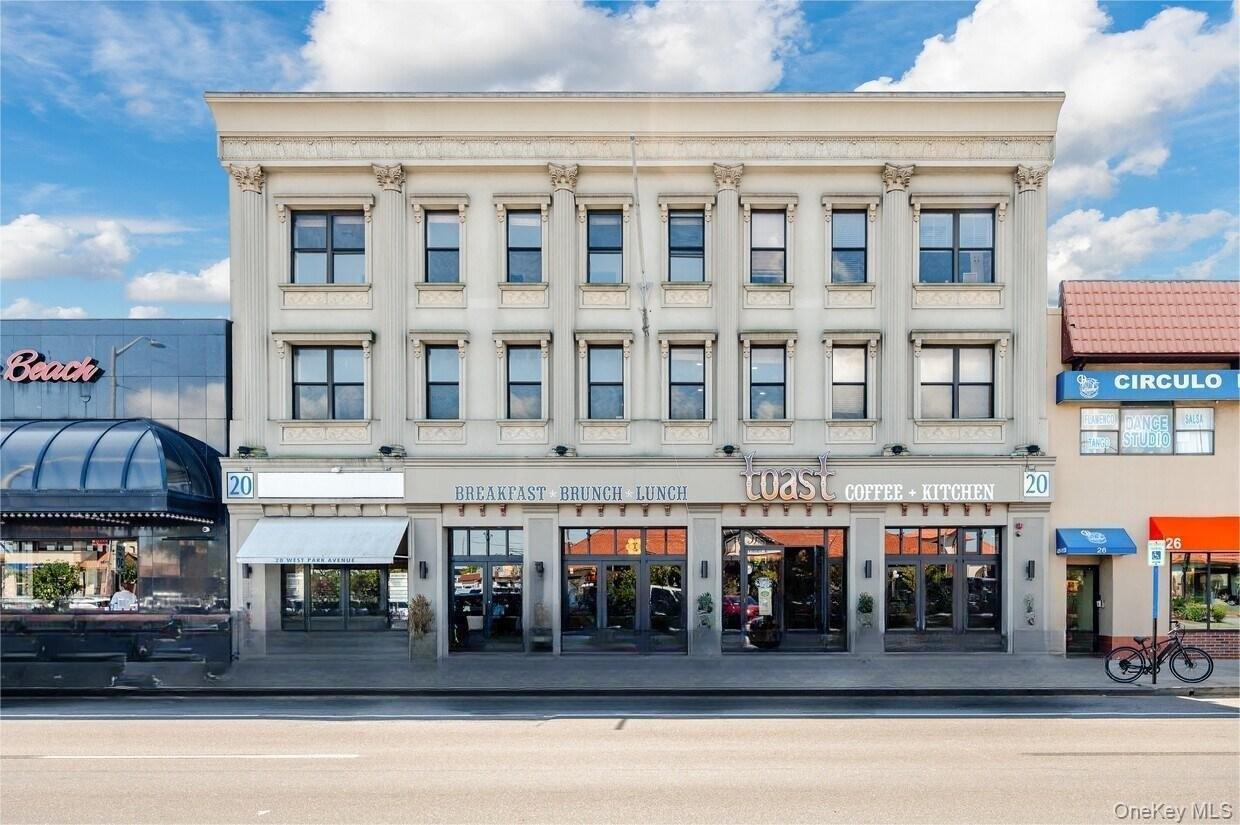 Property Image for 20 W Park Ave