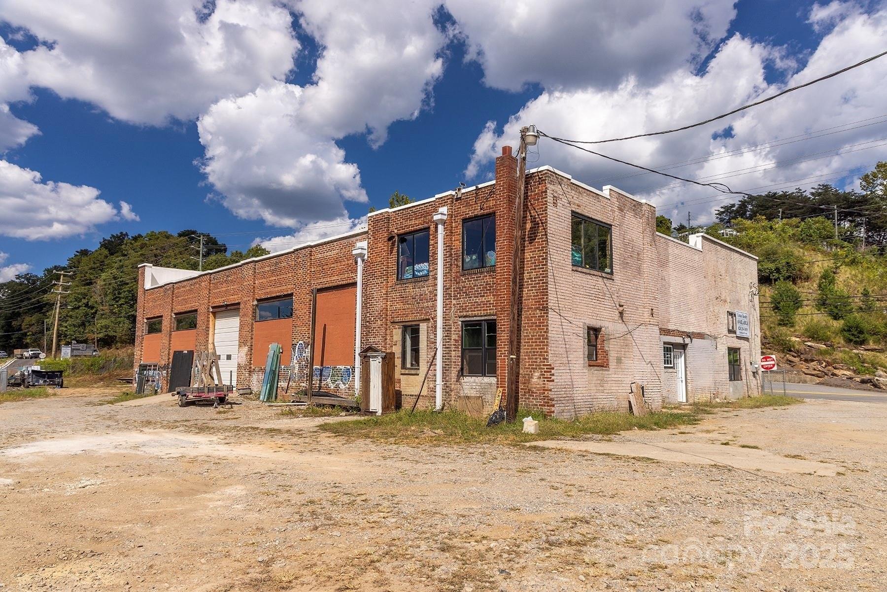 Property Image for 860 Riverside Drive