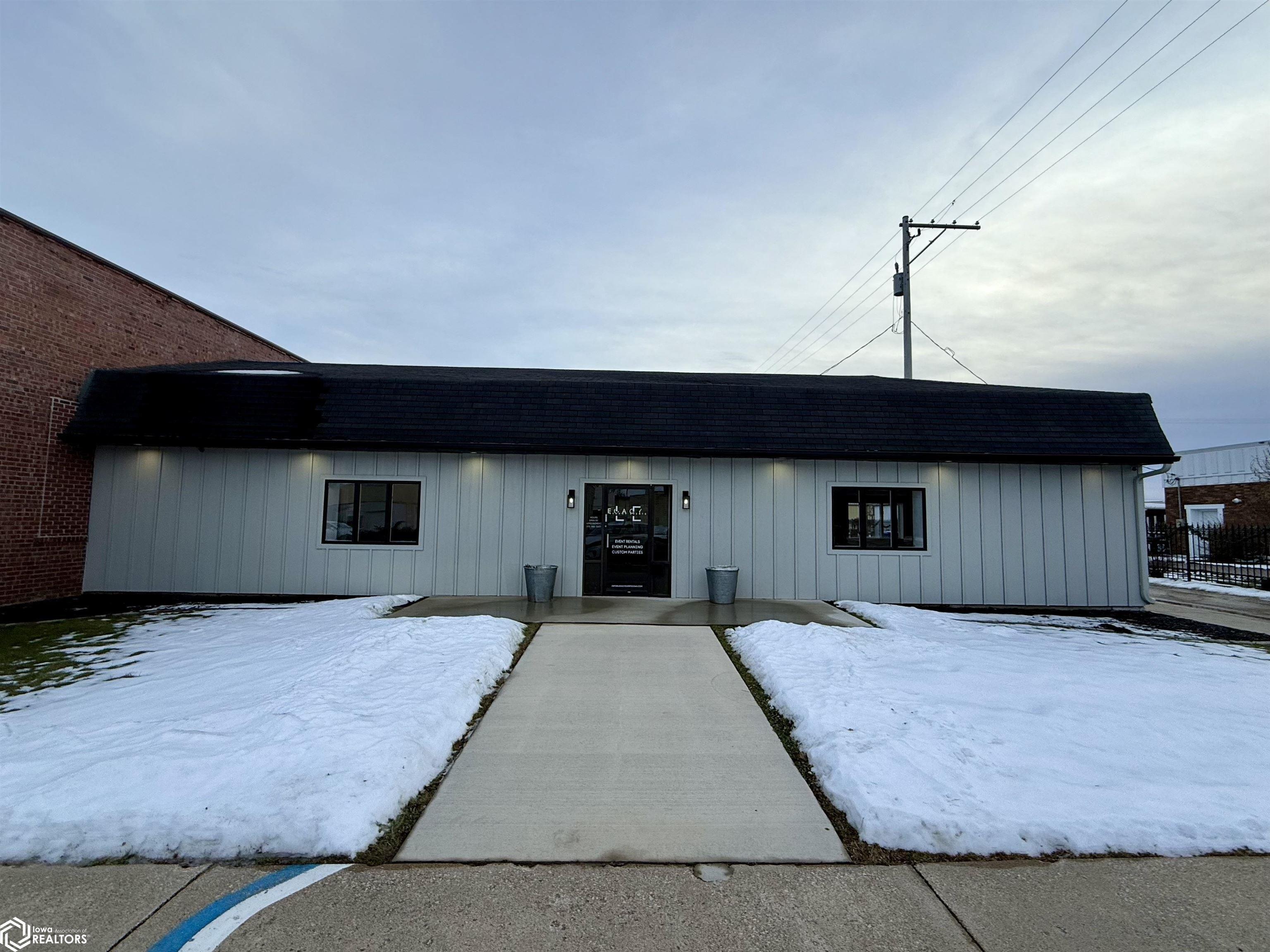 Property Image for 217 E Lincoln Way Highway