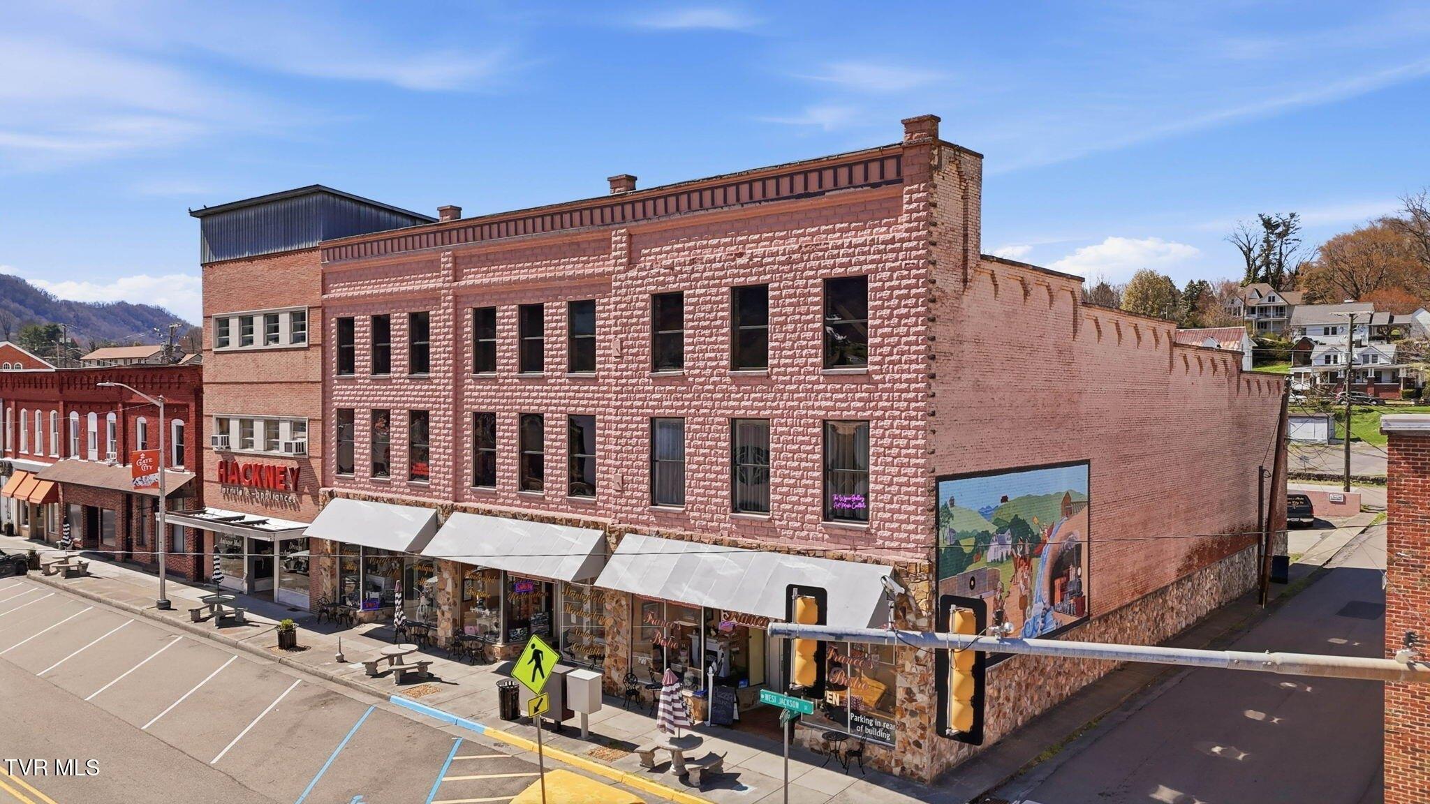 Property Image for 114 W Jackson Street