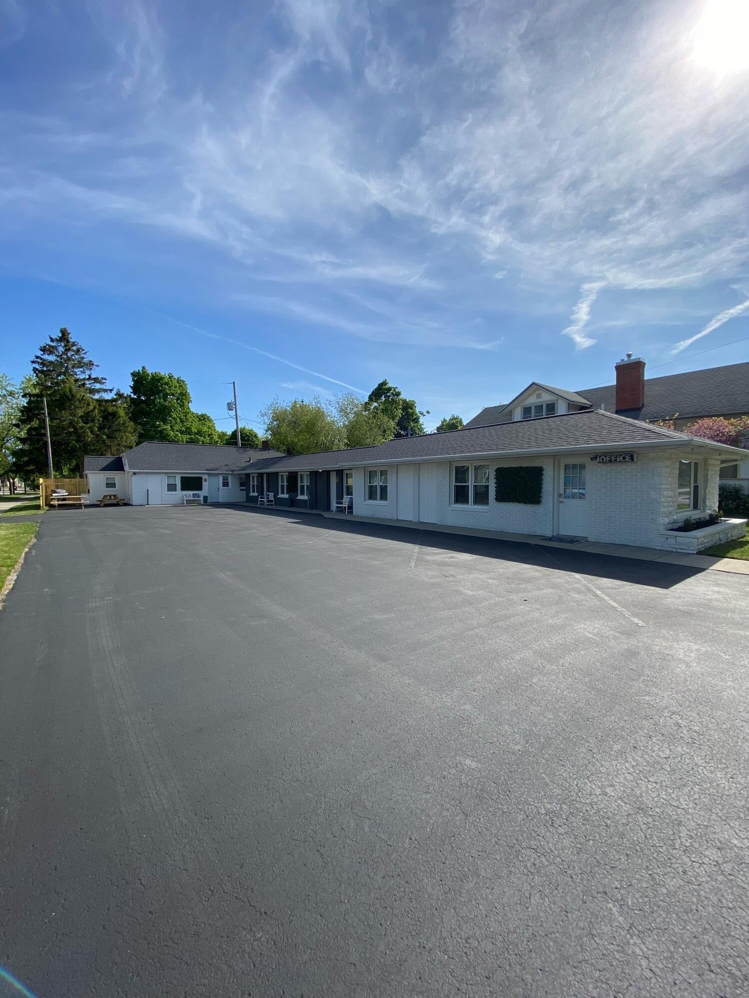 Property Image for 414 E Ludington Avenue