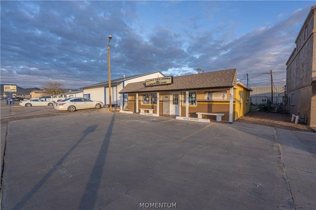 Property Image for 2565 E Northern Avenue