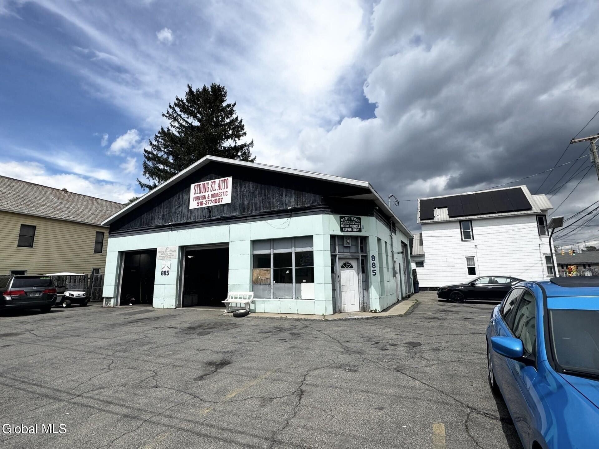 Property Image for 885 Strong St, Schenectady, NY 12307