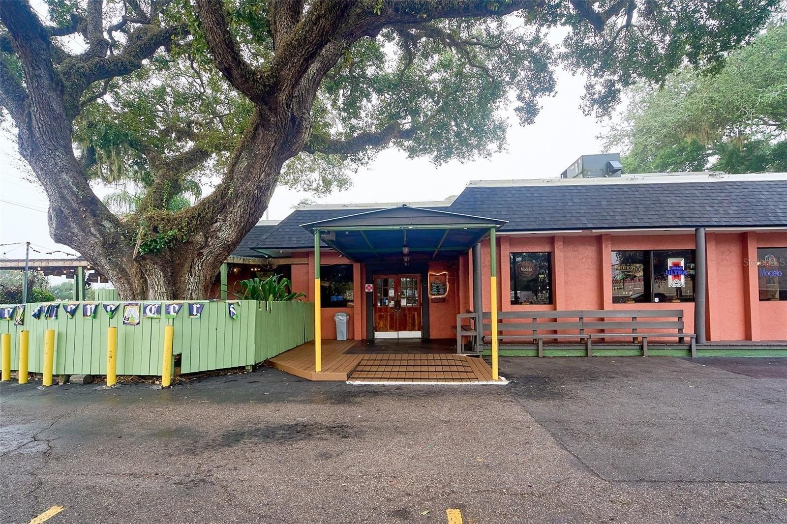 Property Image for 706 E Brandon Boulevard