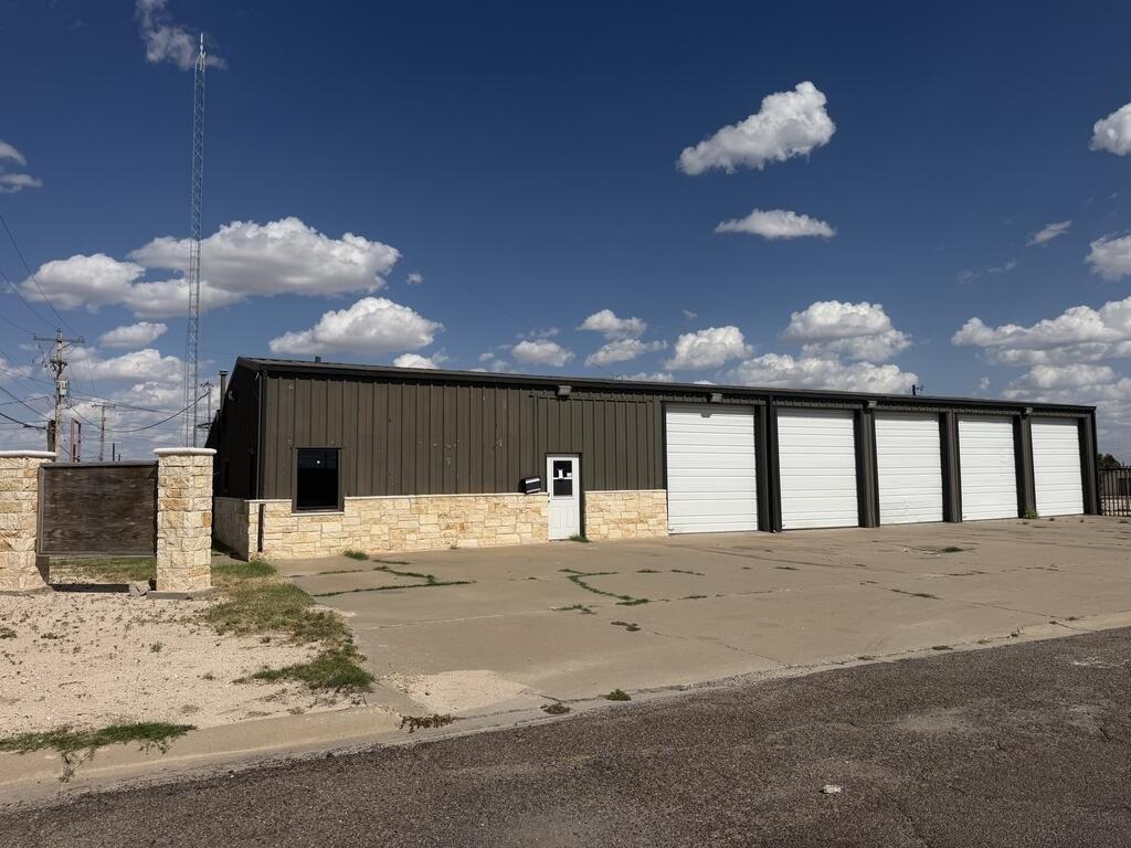 Property Image for 200 E 5th St