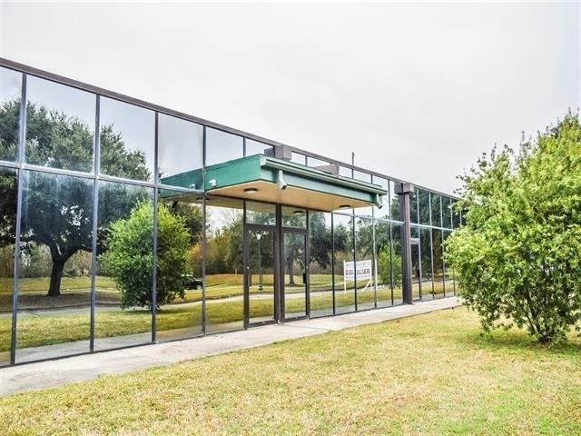 Property Image for 10555 LAKE FOREST Boulevard 1Dlcm