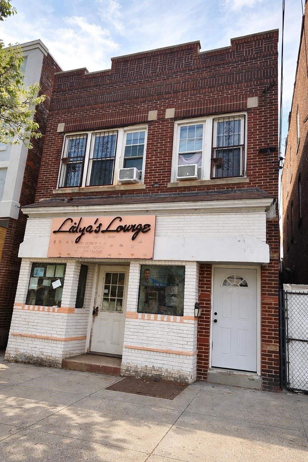 Property Image for 689 Kennedy Blvd