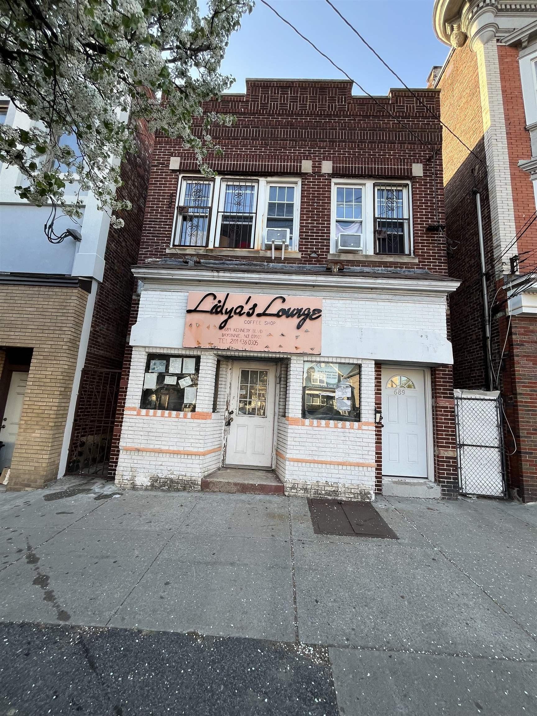 Property Image for 689 Kennedy Blvd