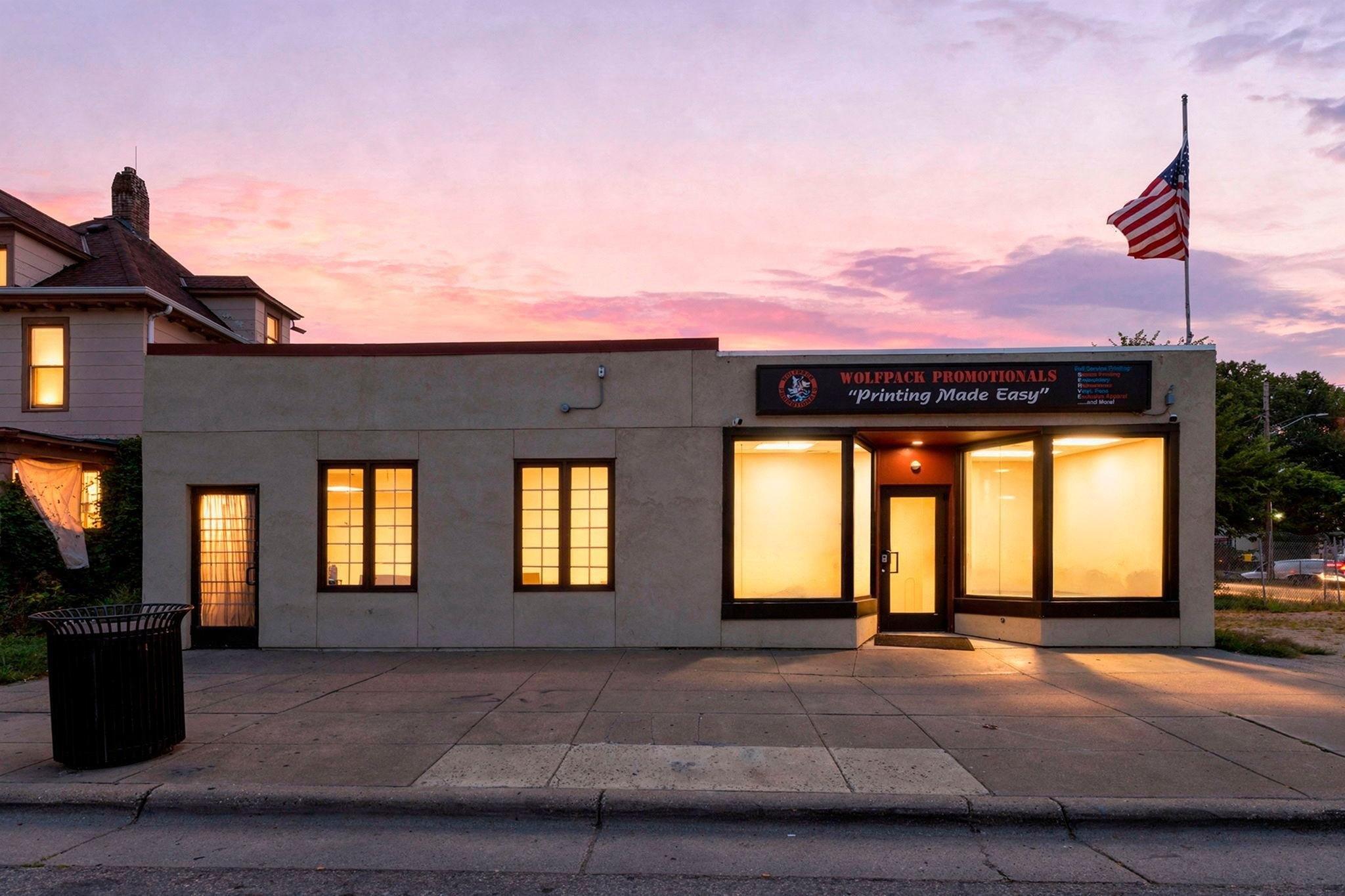 Property Image for 2038 W Broadway Avenue