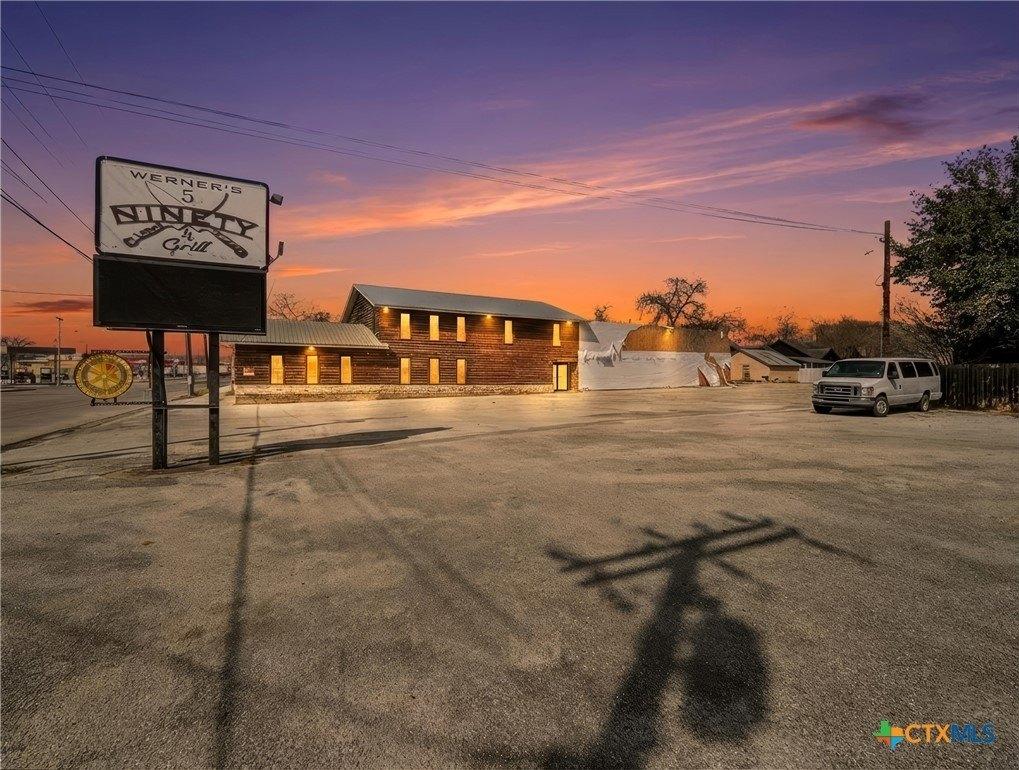 Property Image for 317 N Avenue E