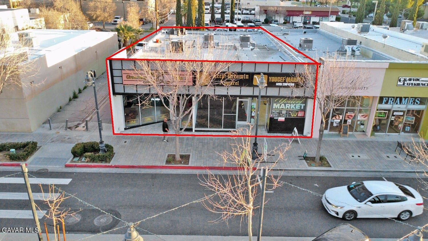 Property Image for 616 W Lancaster Boulevard