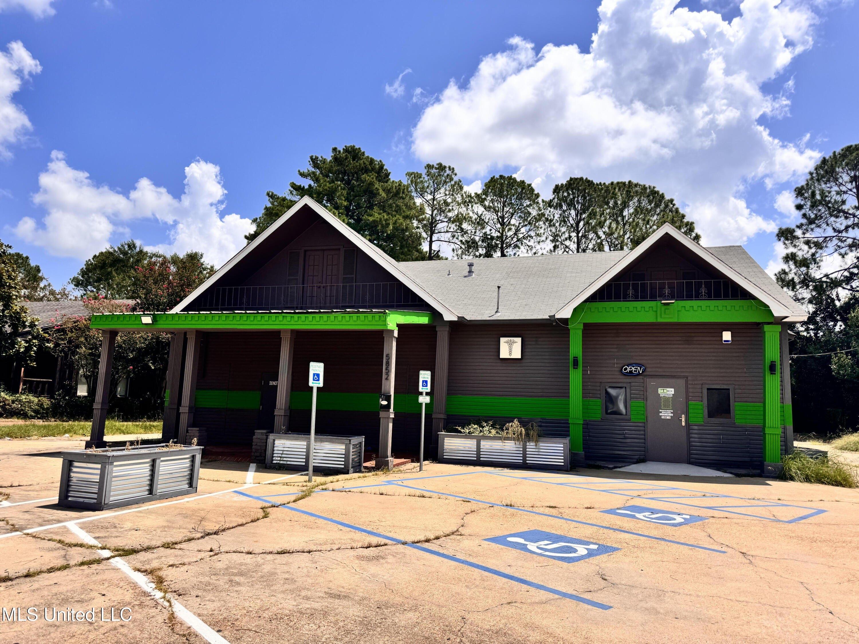 Property Image for 5852 Ridgewood Road