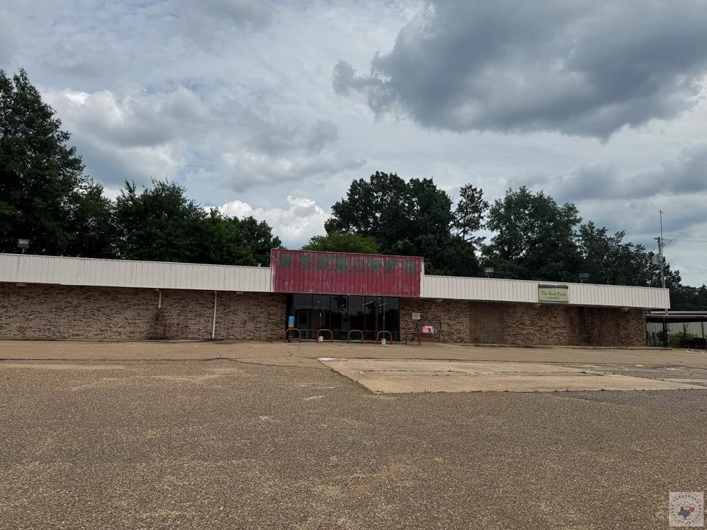 Property Image for 802 N Hwy 59