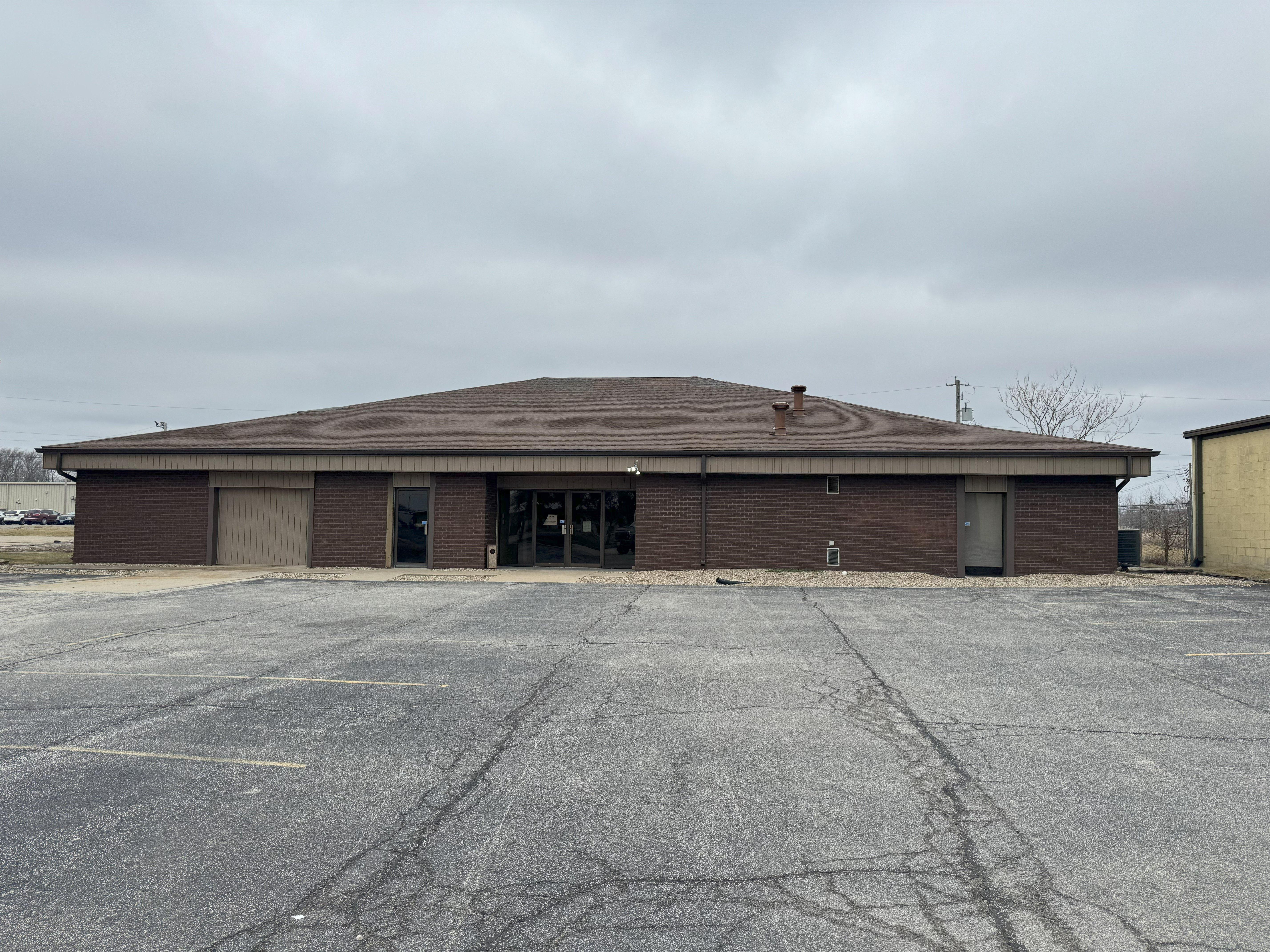 Property Image for 1690 Huston Dr, Decatur, IL 62526