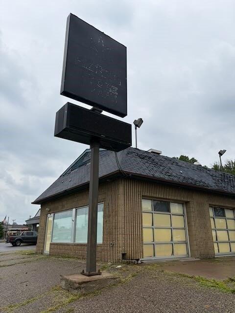 Property Image for 1420 N Broadway Street