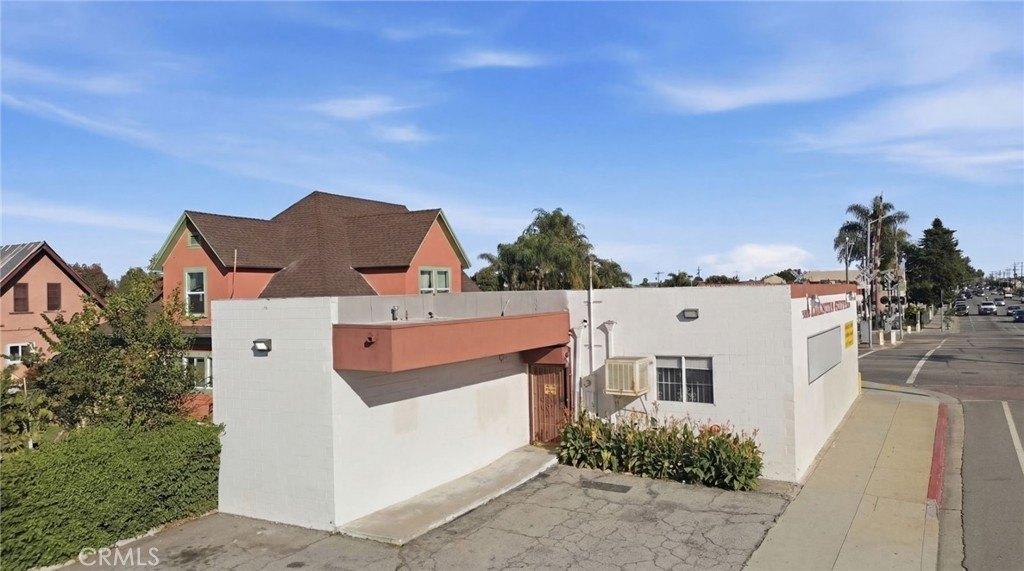 Property Image for 809 S Willowbrook