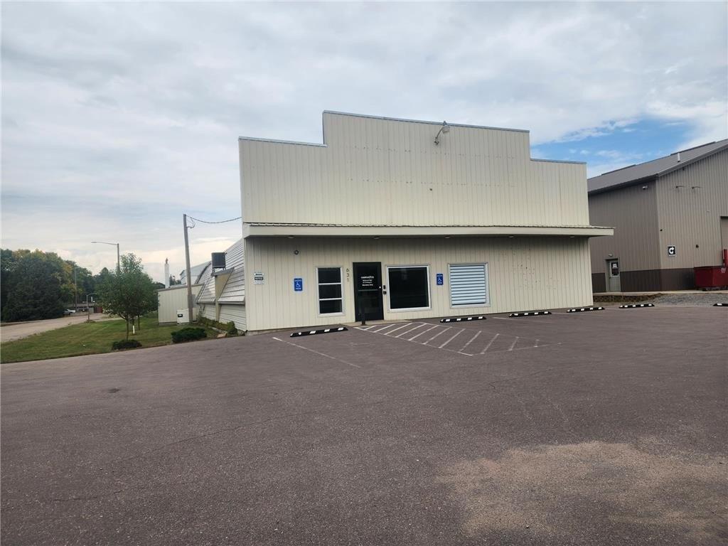 Property Image for 631 W Bridge Street