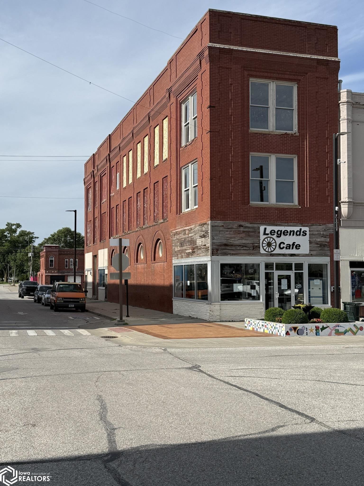 Property Image for 322 E Coolbaugh Street