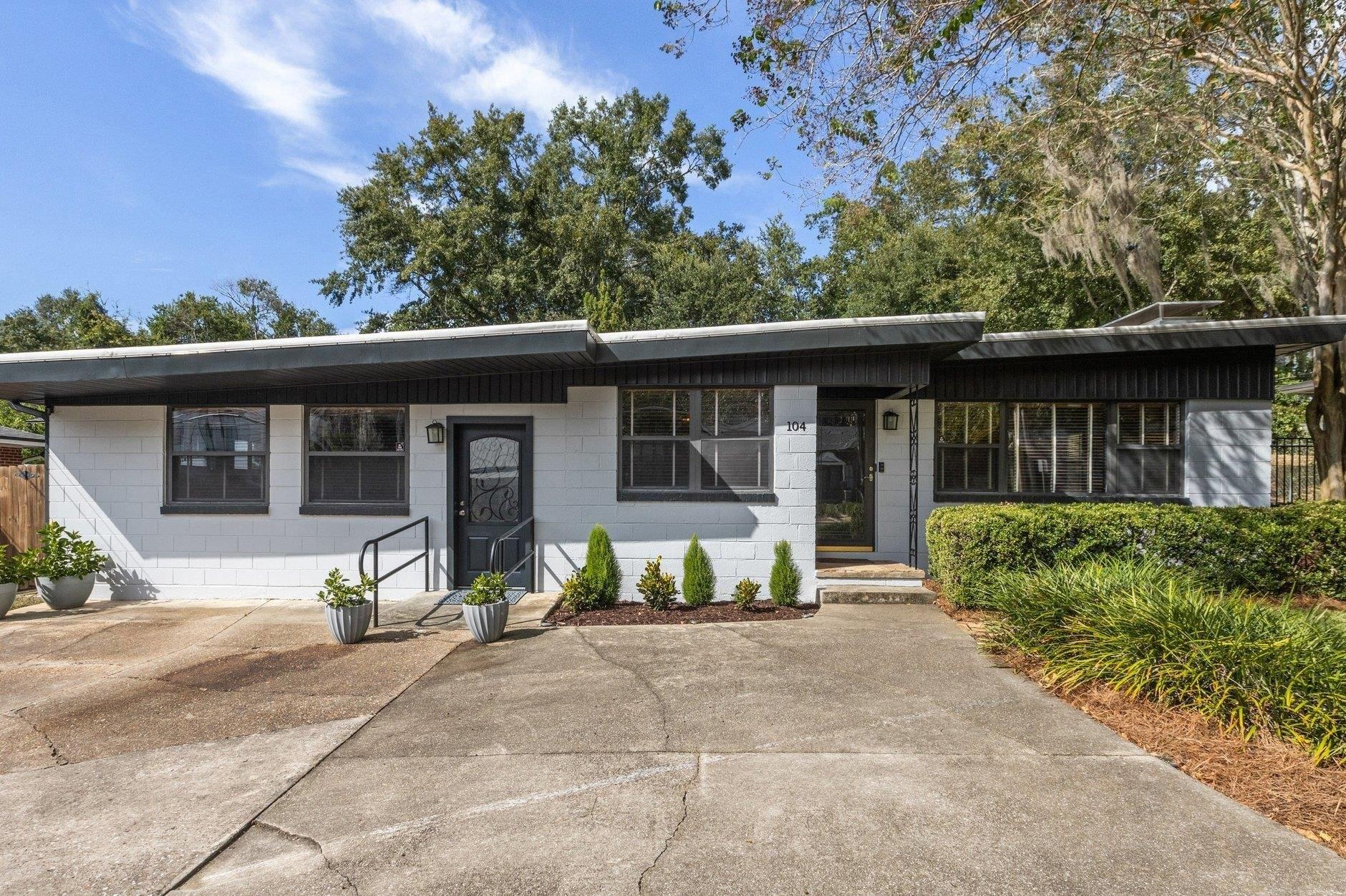 Property Image for 104 W 4Th Avenue