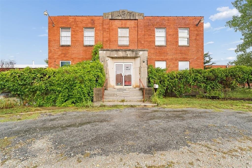 Property Image for 1200 W Benedict Street