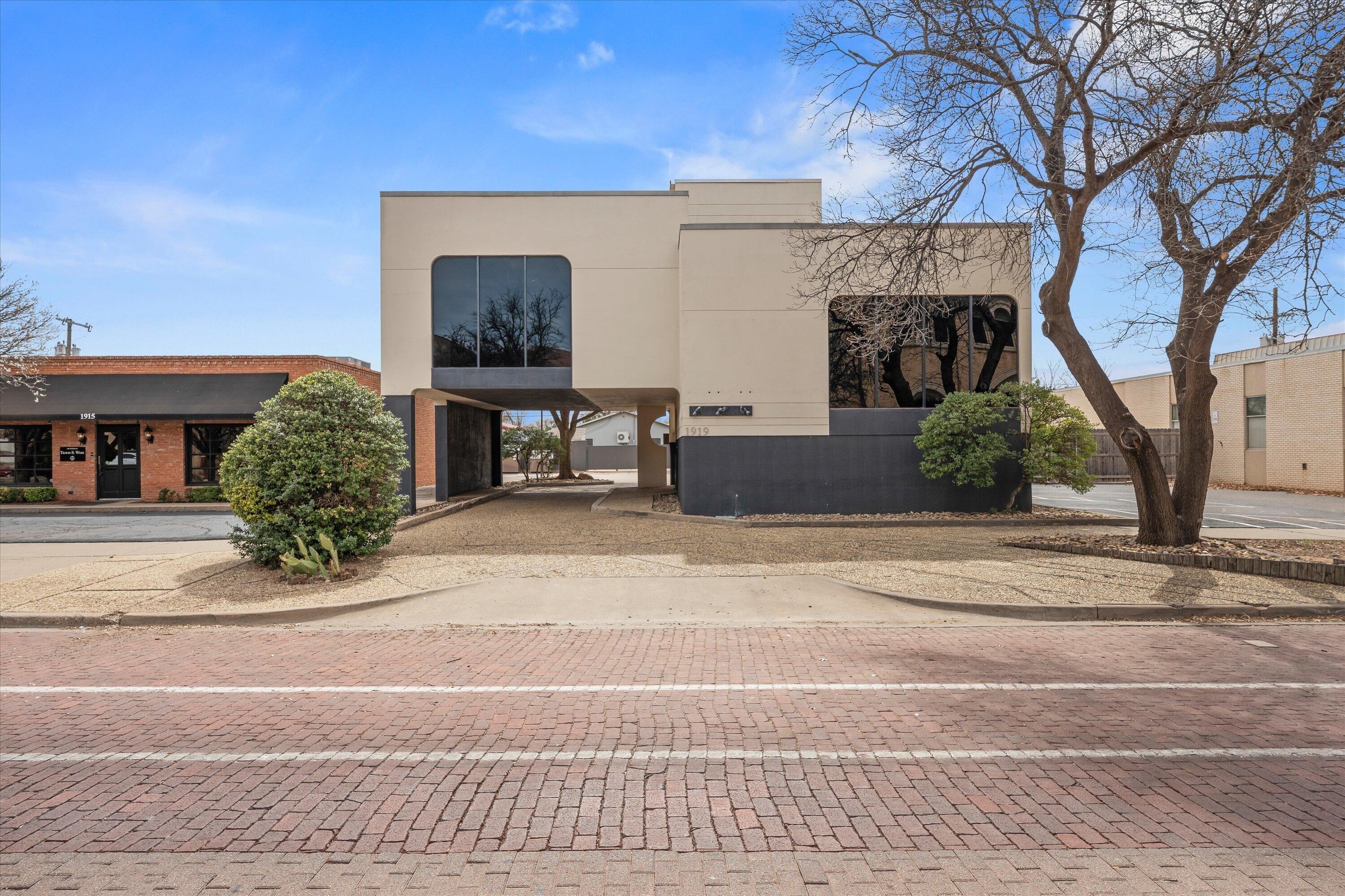 Property Image for 1919 Broadway Street