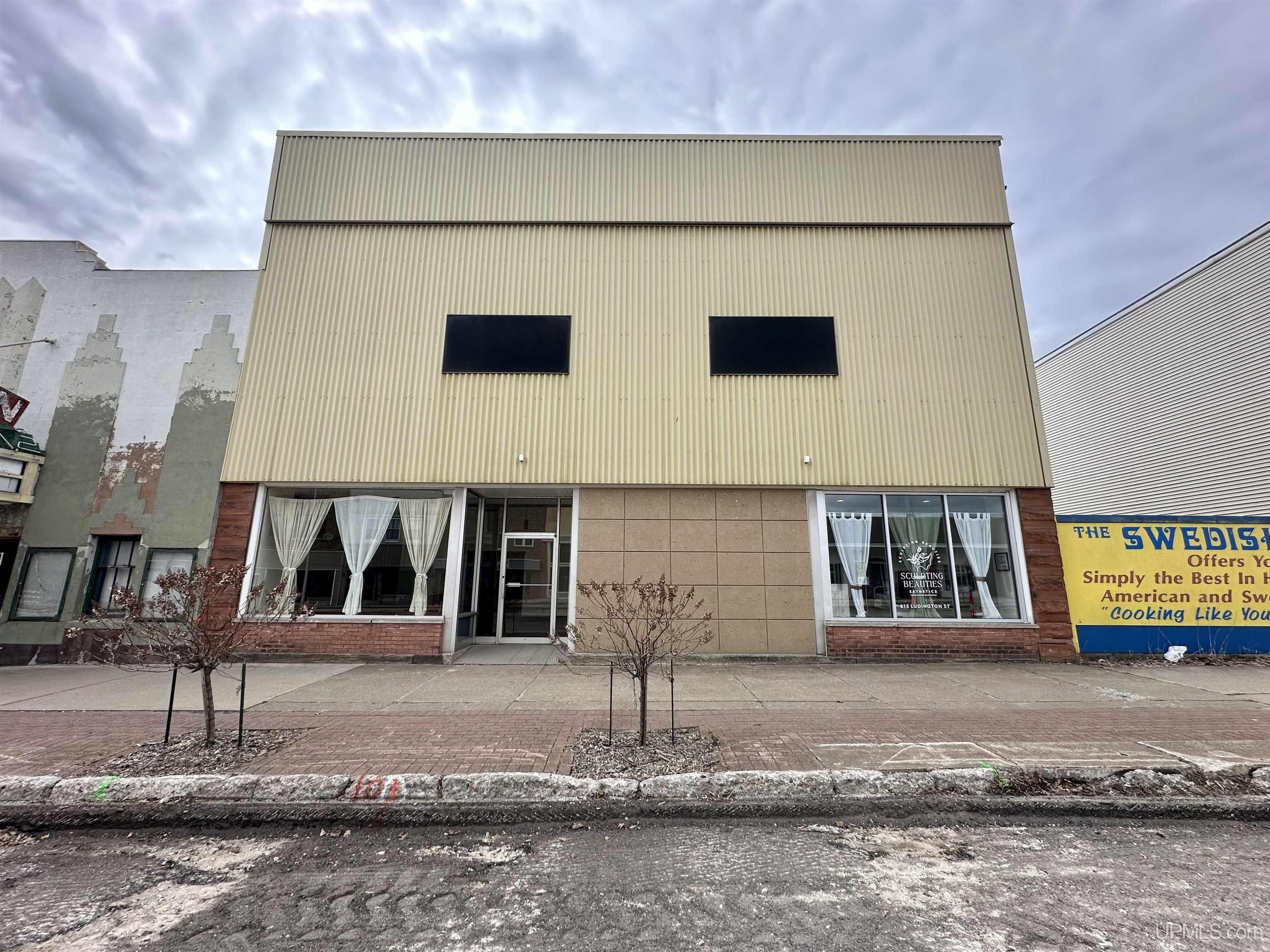 Property Image for 815 Ludington Street