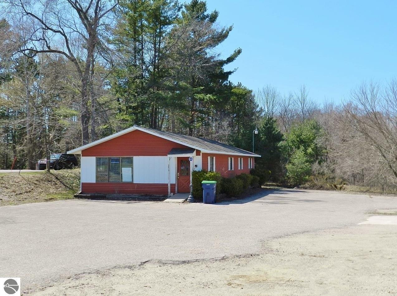 Property Image for 3415 Veterans Drive