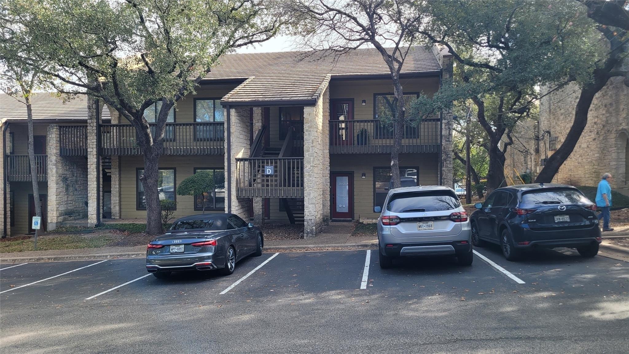 Property Image for 4131 Spicewood Springs Rd # D3