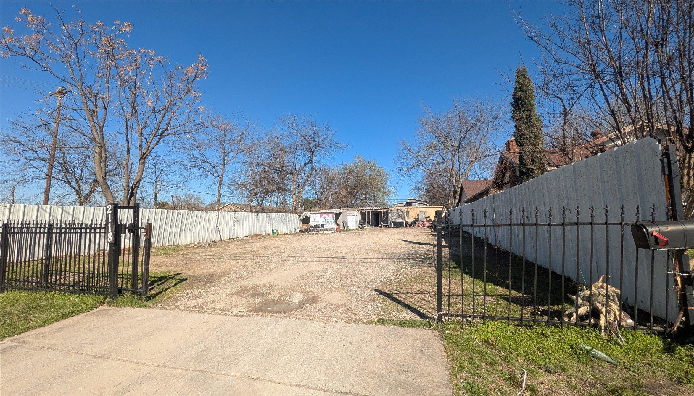 Property Image for 2118 S Beckley Avenue