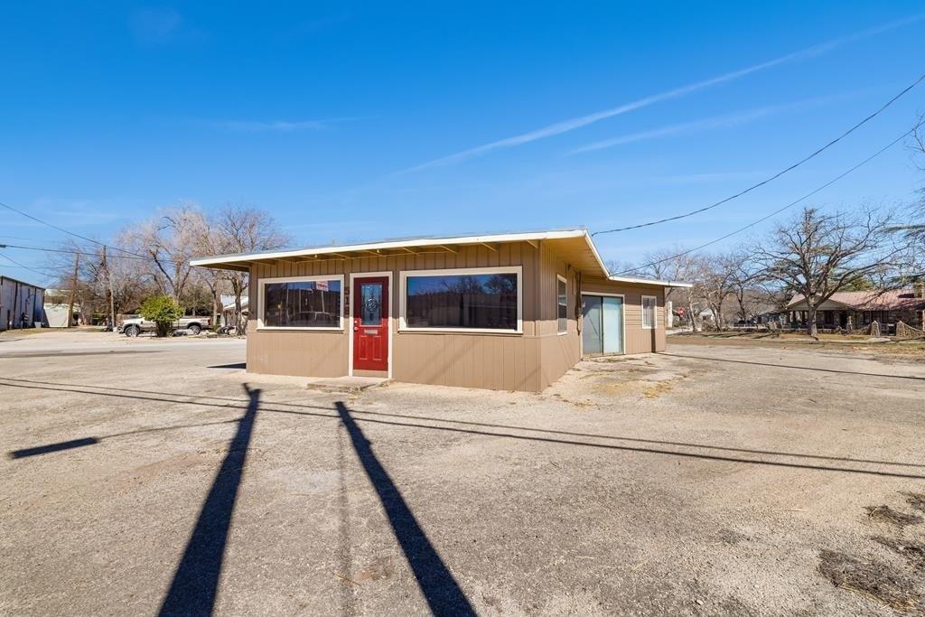 Property Image for 518 N Junction Hwy