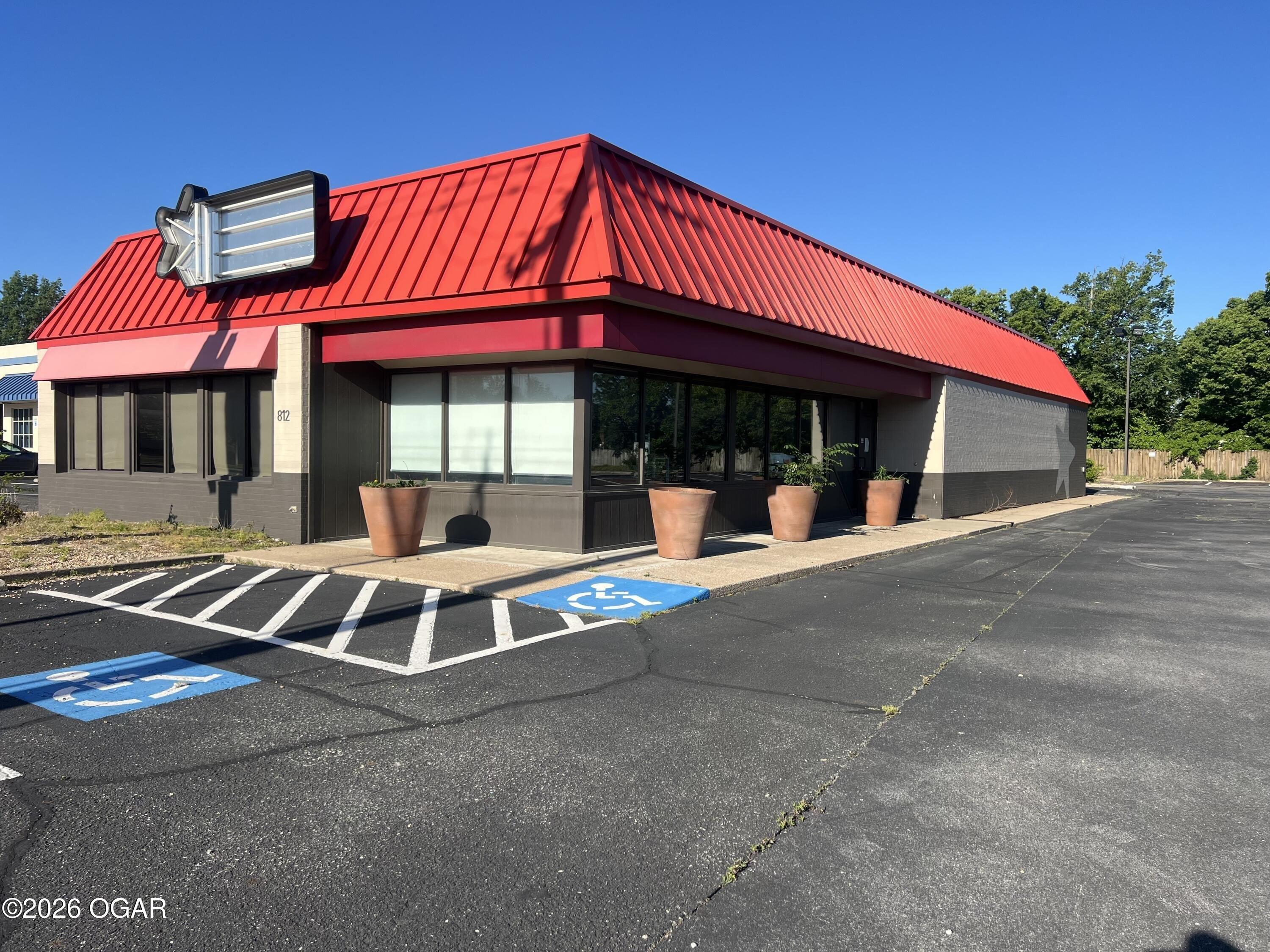 Property Image for 812 S Rangeline Road